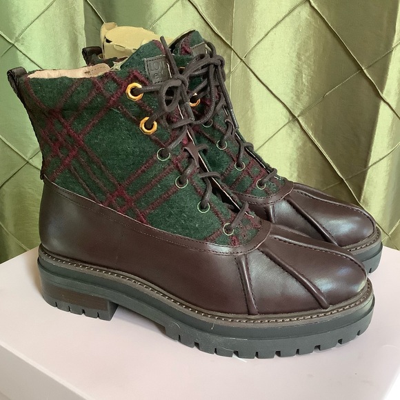 NWT- Louise et Cie ‘Sarni’ Leather Duck Boots - Picture 2 of 10